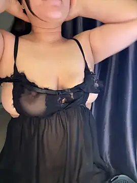 Snapshot of --Lyly-- chatting on 03-26-26, 09:42 --Lyly-- online show from 03-26-26, 09:42