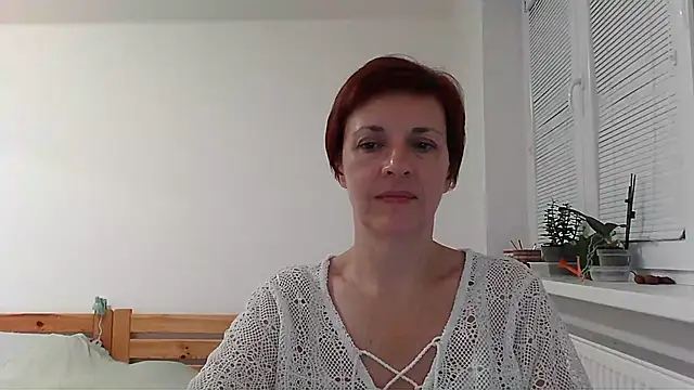 Snapshot of LoraLoraMay chatting on 10-20-25, 04:51 LoraLoraMay online show from 10-20-25, 04:51