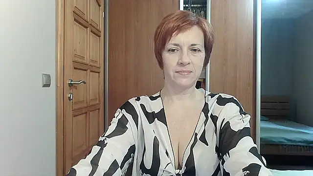 Snapshot of LoraLoraMay chatting on 04-13-26, 01:27 LoraLoraMay online show from 04-13-26, 01:27