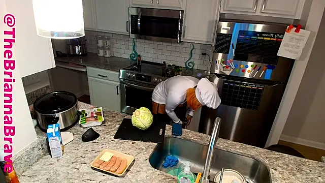 BriannaBrave online show from 11-23-25, 04:23