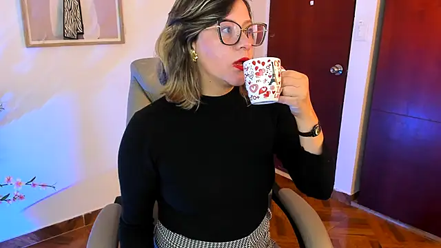 Chanelll Taylorr  online show from 11-12-25, 09:21