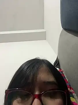 Snapshot of ZTahya chatting on 03-21-25, 04:28 ZTahya online show from 03-21-25, 04:28