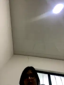 Snapshot of ZTahya chatting on 10-21-25, 10:21 ZTahya online show from 10-21-25, 10:21