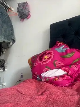 Snapshot of ZTahya chatting on 11-14-25, 08:18 ZTahya online show from 11-14-25, 08:18