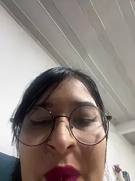 Snapshot of ZTahya chatting on 11-15-25, 11:10 ZTahya online show from 11-15-25, 11:10