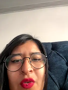 Snapshot of ZTahya chatting on 11-19-25, 09:04 ZTahya online show from 11-19-25, 09:04