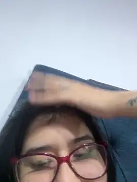 Snapshot of ZTahya chatting on 12-04-25, 04:33 ZTahya online show from 12-04-25, 04:33