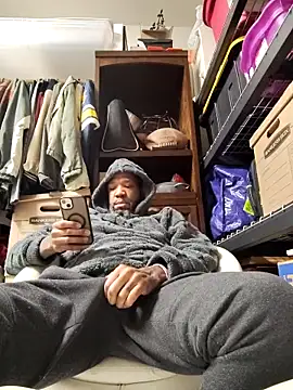 Snapshot of 3prettyboy3 chatting on 11-19-25, 08:03 3prettyboy3 online show from 11-19-25, 08:03