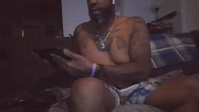 Snapshot of 3prettyboy3 chatting on 11-27-25, 06:48 3prettyboy3 online show from 11-27-25, 06:48