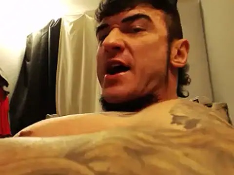 Snapshot of ballardbret chatting on 01-01-25, 04:29 ballardbret online show from 01-01-25, 04:29