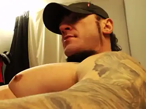 Snapshot of ballardbret chatting on 01-15-25, 04:36 ballardbret online show from 01-15-25, 04:36