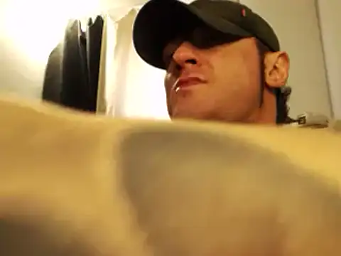 Snapshot of ballardbret chatting on 03-06-25, 07:25 ballardbret online show from 03-06-25, 07:25