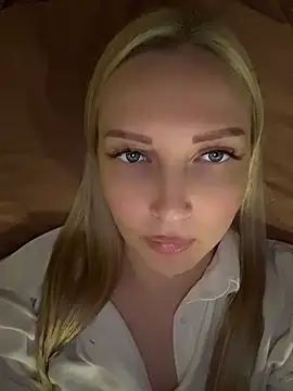 Snapshot of Aleksandrakis chatting on 05-19-26, 12:44 Aleksandrakis online show from 05-19-26, 12:44