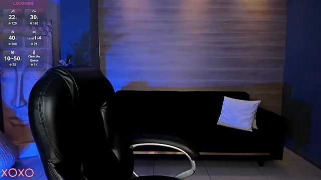 SamanthaKlein  online show from 10-23-25, 04:12