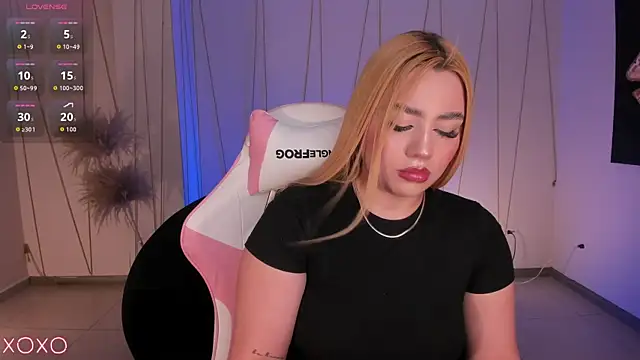 SamanthaKlein  online show from 11-21-25, 12:54