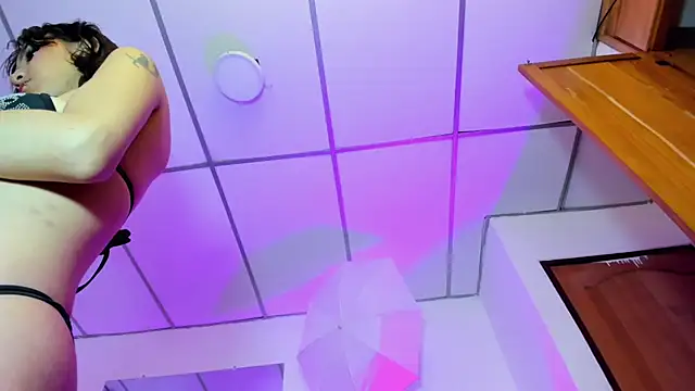 Snapshot of Naomi-Haruno chatting on 02-01-25, 12:51 Naomi-Haruno online show from 02-01-25, 12:51