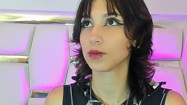 Snapshot of Naomi-Haruno chatting on 02-11-25, 11:10 Naomi-Haruno online show from 02-11-25, 11:10