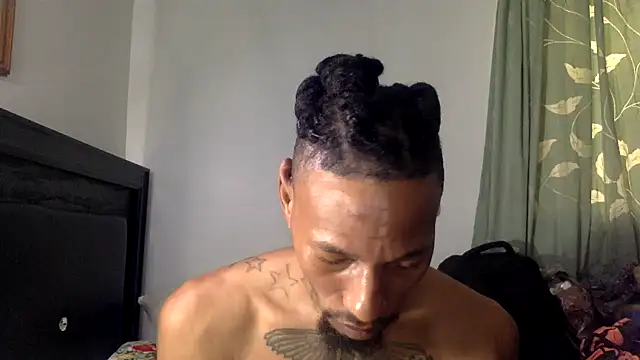 KingDerRico online show from 11-24-25, 04:51