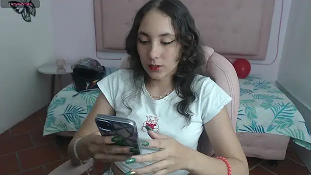 xlunna online show from 02-14-25, 10:47