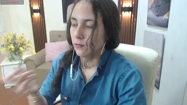 xlunna online show from 10-22-25, 08:19