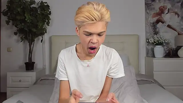 Felix Rey online show from 02-09-25, 04:07