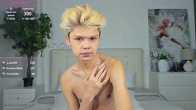 Felix Rey online show from 03-10-25, 04:49