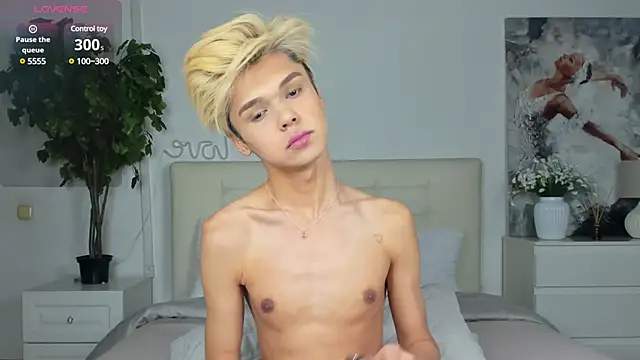 Felix Rey online show from 03-18-25, 02:48