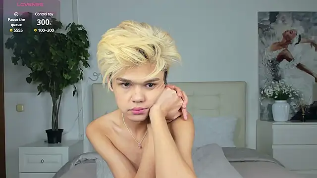 Felix Rey online show from 03-18-25, 05:53