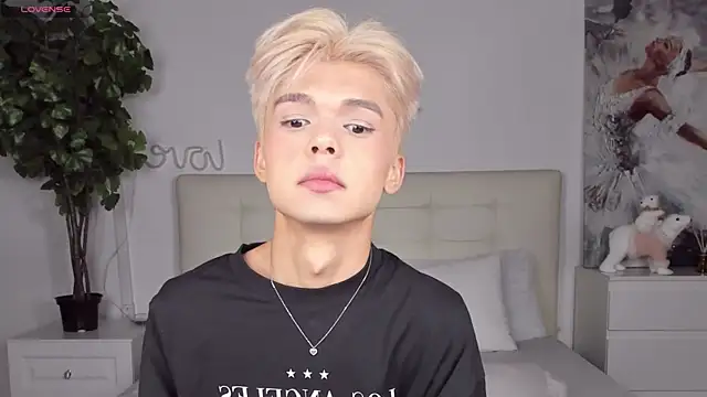 Snapshot of Felix_Rey chatting on 12-16-25, 06:46 Felix Rey online show from 12-16-25, 06:46