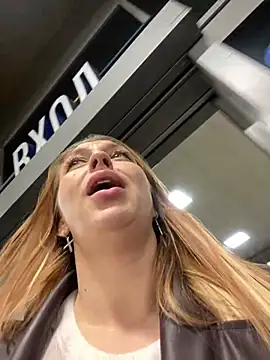 Snapshot of Sweet___Emily chatting on 02-13-25, 08:34 Sweet   Emily online show from 02-13-25, 08:34