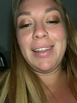 Snapshot of Sweet___Emily chatting on 03-13-25, 05:39 Sweet   Emily online show from 03-13-25, 05:39