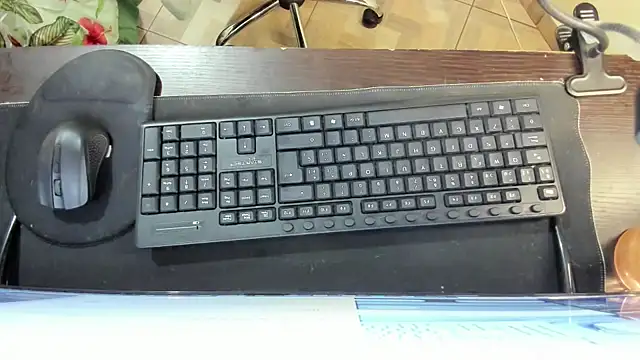 Amy Walker online show from 04-12-26, 04:45