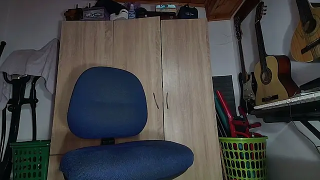 Snapshot of RustyGray chatting on 09-15-25, 02:06 RustyGray online show from 09-15-25, 02:06