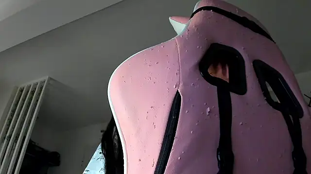 IreneVON online show from 11-28-25, 05:32