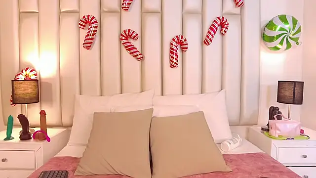 Emily robertss online show from 12-17-25, 03:01