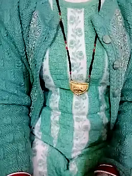 Snapshot of Slim_bhabhi chatting on 12-30-24, 09:05 Slim bhabhi online show from 12-30-24, 09:05