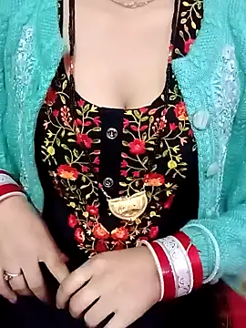 Snapshot of Slim_bhabhi chatting on 01-04-25, 07:55 Slim bhabhi online show from 01-04-25, 07:55