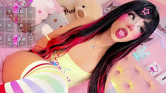 Snapshot of Cute_Roxxy chatting on 05-10-26, 12:27 Cute Roxxy online show from 05-10-26, 12:27
