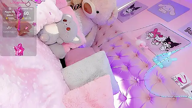 Snapshot of Cute_Roxxy chatting on 05-31-26, 06:09 Cute Roxxy online show from 05-31-26, 06:09