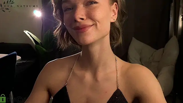 Eva Natsumi online show from 10-25-25, 04:57