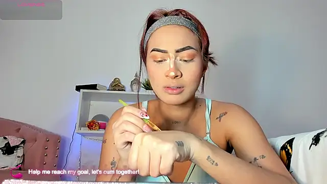 Snapshot of vayolettelove chatting on 01-30-25, 07:04 vayolettelove online show from 01-30-25, 07:04