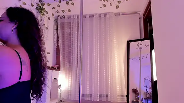 Anagreys online show from 06-18-26, 03:07