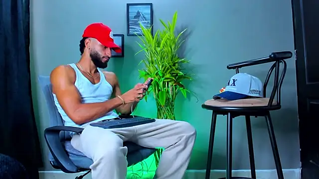 Damian 022 online show from 11-25-25, 01:11