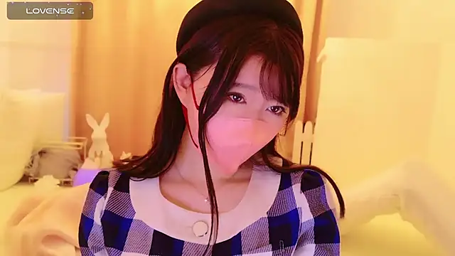 Snapshot of maii- chatting on 02-19-25, 09:47 maii- online show from 02-19-25, 09:47