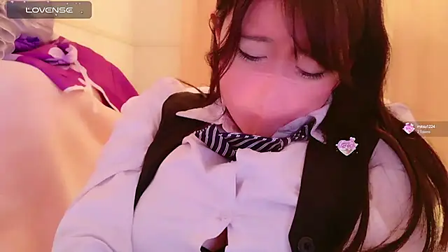 Snapshot of maii- chatting on 03-05-25, 06:34 maii- online show from 03-05-25, 06:34