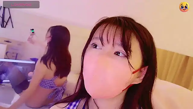 Snapshot of maii- chatting on 03-21-25, 01:12 maii- online show from 03-21-25, 01:12