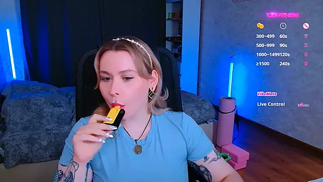 Snapshot of Blueberry-baby chatting on 12-01-24, 11:47 Blueberry-baby online show from 12-01-24, 11:47