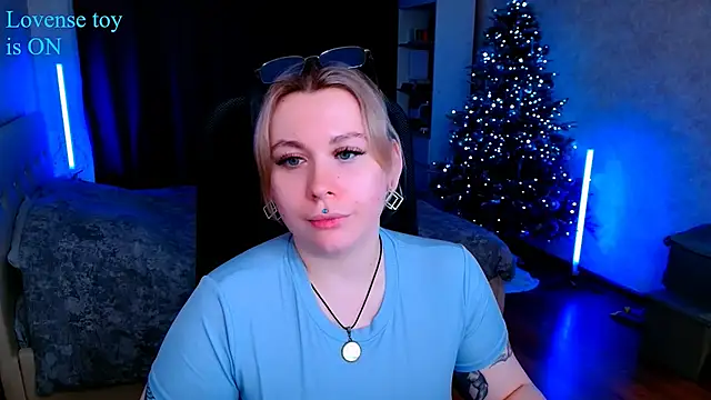 Snapshot of Blueberry-baby chatting on 01-27-25, 08:39 Blueberry-baby online show from 01-27-25, 08:39