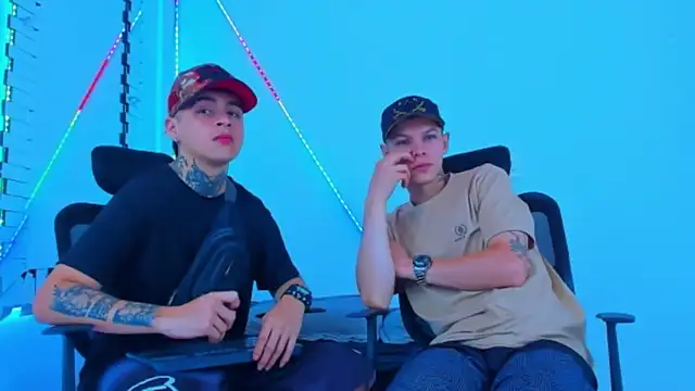 HOT boy2025 online show from 10-31-25, 04:46