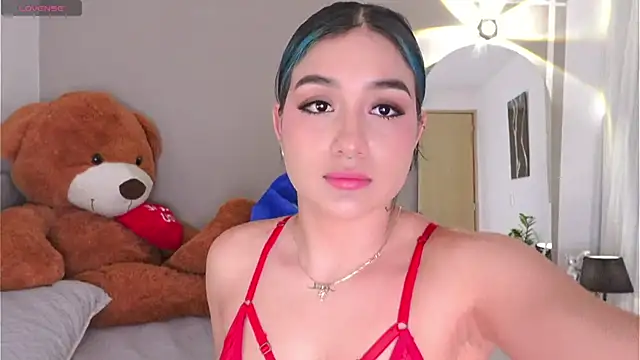 AnnyHizzle online show from 11-18-25, 01:22